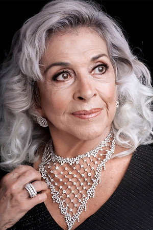 Betty Faria in Bury Your Dead