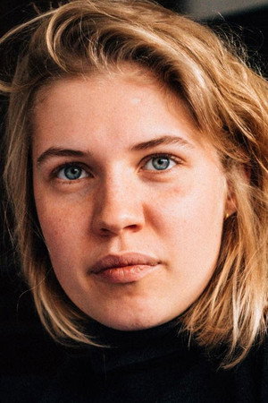 Tessa Hoder in The Girl with the Needle