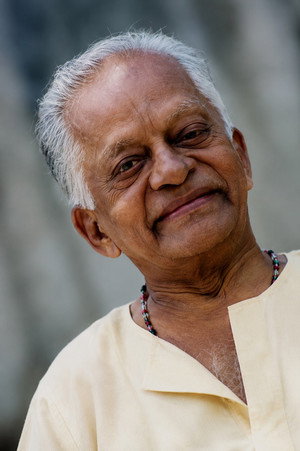Kaaka Radhakrishnan in Iruvar