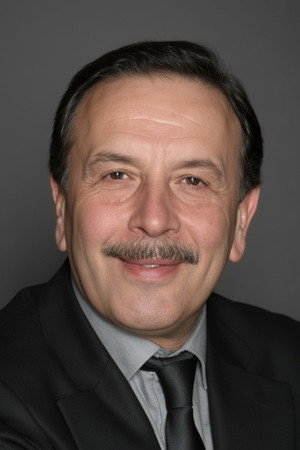 Necati Bilgiç in Arabesque