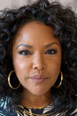 Lynn Whitfield in Head of State
