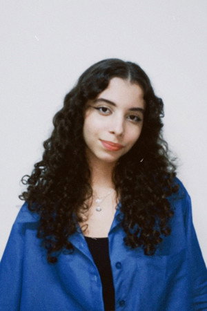 Marina Moura in Álôu, Travessa