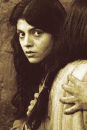 Yasaman Arami in Death of Yazdgerd