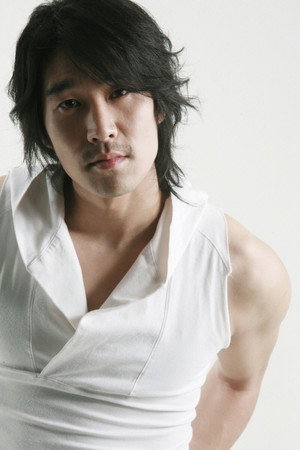 Park Sang-wook in The Twins