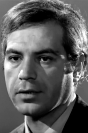 Vangelis Traiforos in Thanasis in the land of the cuff