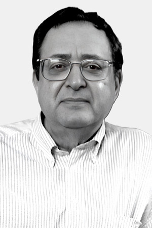 Antonio Ozores in The Gang of Eleven