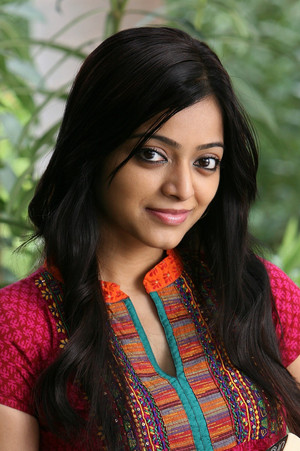 Janani Iyer in 7th Day