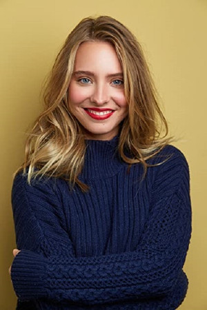 Meghan Oberholzer in 6-Headed Shark Attack