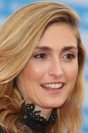 Julie Gayet in Ça va passer... mais quand ?