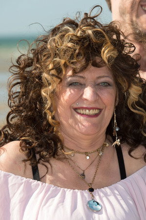Angélique Litzenburger in Party Girl