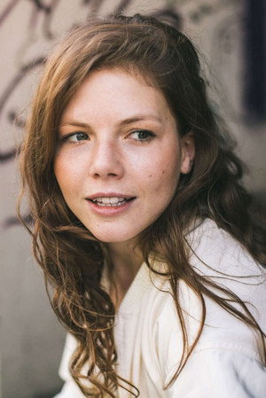 Leonie Rainer in Monster Tale
