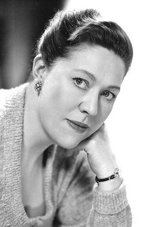 Peggy Mount in Inn for Trouble