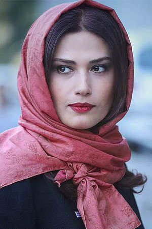 Ladan Mostoufi in Pay Back