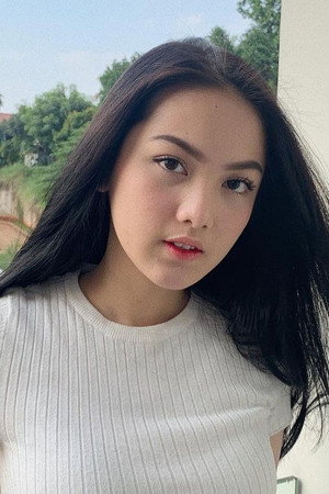 Aisyah Aqilah in Tenung