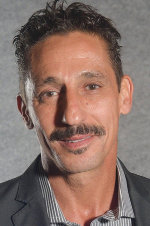 Tuca Andrada in Simião Martiniano, o Camelô do Cinema