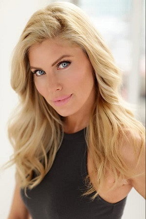 Stefanie Bloom in Baking Up Love