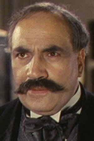 Frederick Valk in Dead of Night