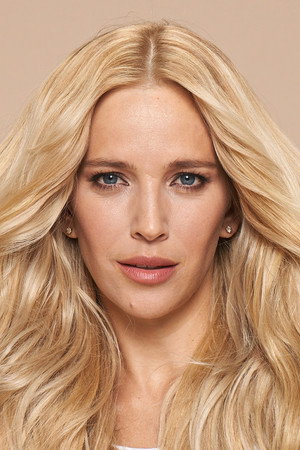 Luisana Lopilato in Those Who Love, Hate