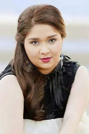 Anna Larrucea in Magic Temple