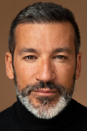Carlos Oliveira in Sunburn