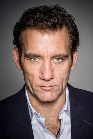 Clive Owen in Elizabeth  The Golden Age