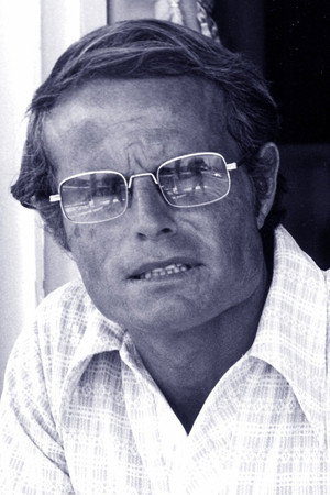 Richard D. Zanuck in Behind the Planet of the Apes