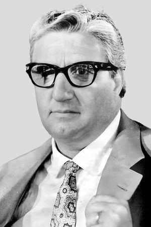 Mario Carotenuto in Ladies' Doctor