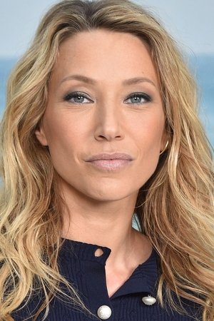 Laura Smet in Gilles' Wife