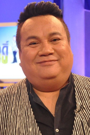 Noppadon Songsang in Dumber Heroes