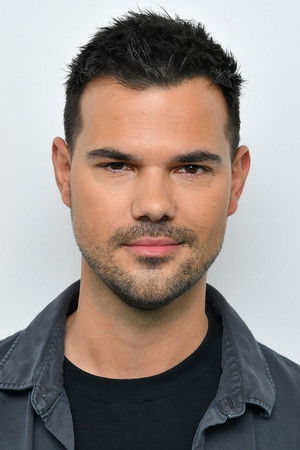 Taylor Lautner in Home Team