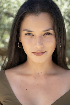 Anoushka Medina in Becoming Mayo
