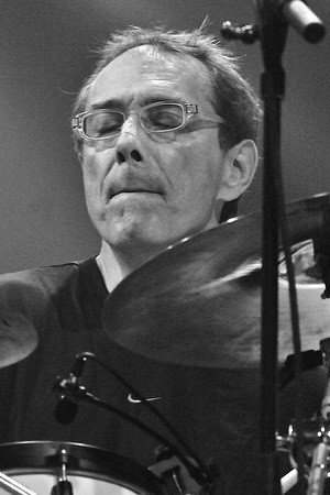 Vinnie Colaiuta in Jeff Beck: Performing This Week... Live At Ronnie Scott's
