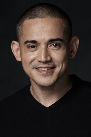 Paolo Contis in Angela Markado