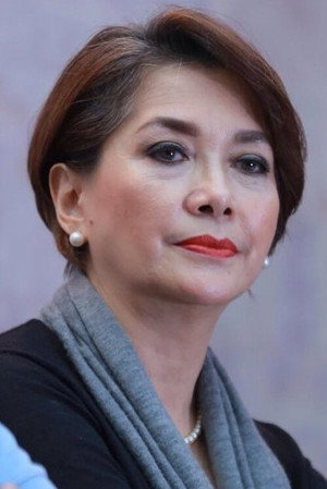 Widyawati Sophiaan in The Guys