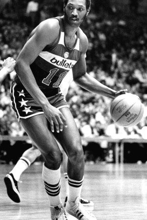 Elvin Hayes in Kareem  Minority of One