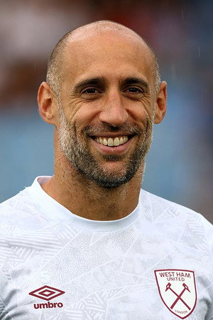 Pablo Zabaleta in Messi