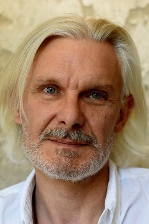 Dragan Petrović 'Pele' in I Think the World of You