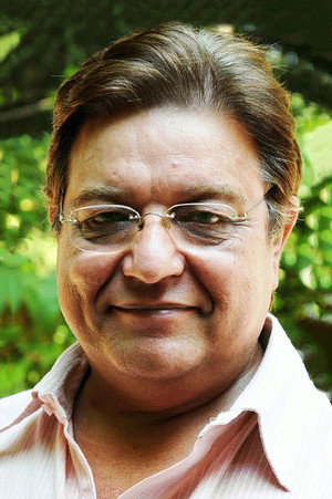 Anil Nagrath in Free Entry