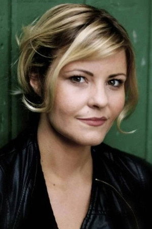 Tara Lynne O'Neill in Disco Pigs