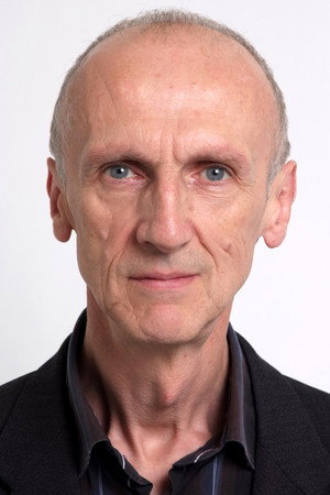 Ian Hanmore in Falling for Figaro