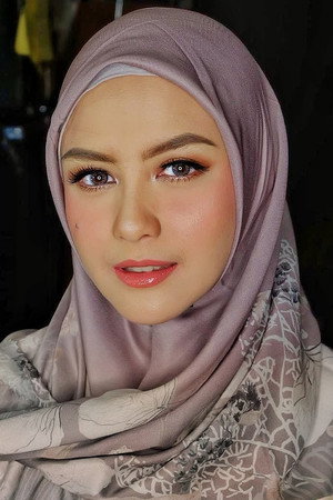 Revalina S. Temat in 1 Imam 2 Makmum