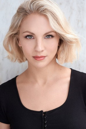 Lanie McAuley in Write Before Christmas
