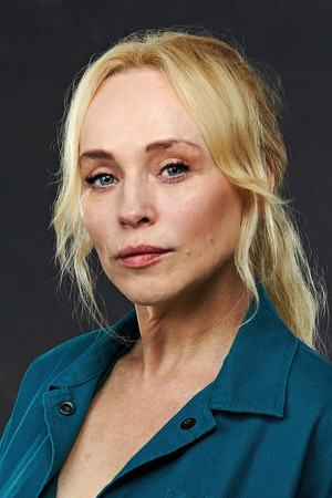 Susie Porter in Sisters of War
