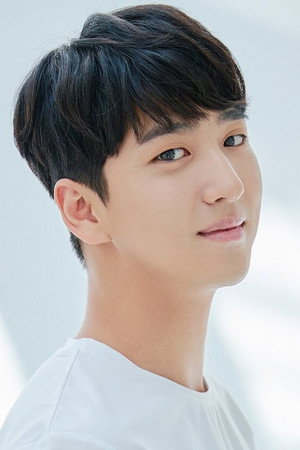 Cha Sun-woo in The Cursed: Insatiable Desires