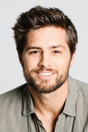 Travis Burns in It's Beginning to Look a Lot Like Murder