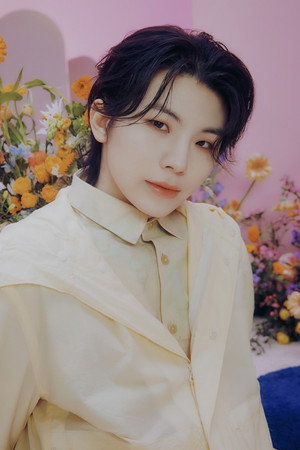 Woozi in SEVENTEEN in CARAT LAND