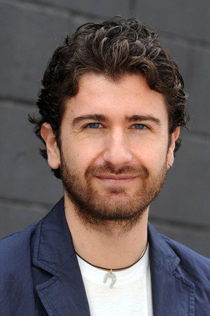 Alessandro Siani in Alessandro Siani - Tienimi presente