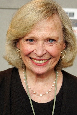 Bonnie Bartlett in Victim of Love: The Shannon Mohr Story