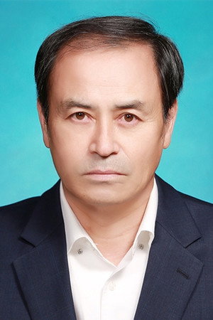 Kim Chun-gi in I m a Cyborg  but That s OK
