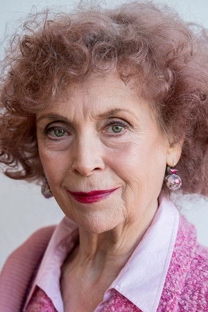 Ilse Neubauer in Der Komödienstadel - Die drei Dorfheiligen